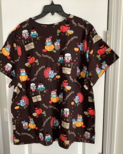 ScrubStar Women Thanksgiving Shirt Size 2X Owls Pumpkins 2 Pockets Pilgrims NJ - Picture 4 of 4