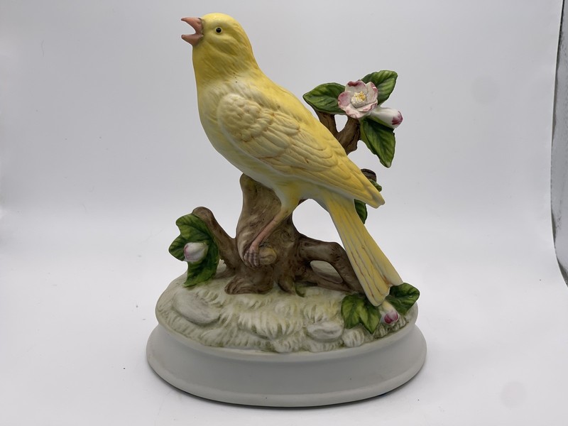 Vintage Gorham Porcelain Yellow Bird Canary Figurine Music Box Made in Japan