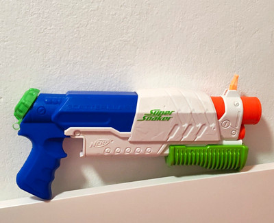 NERF Super Soaker Scatter Blast Wasserpistole blau/weiß/grün/orange