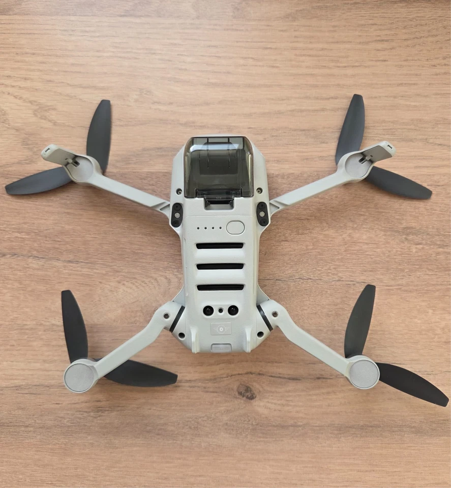 DJI Mini 2 SE Drone Camera - Very Good Condition (With RC-N1 Remote) - Image 2 of 4