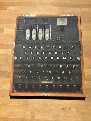 Enigma Maschine Fotodruck auf Leinwand 32x26cm