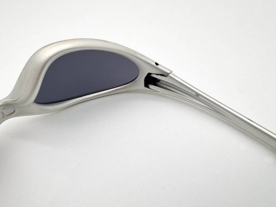 OAKLEY MINUTE 1.0 Silver Aluminum Case Included Fashion OAKLEY MINUTE 1.0 Silver Aluminum Case Included Fashion