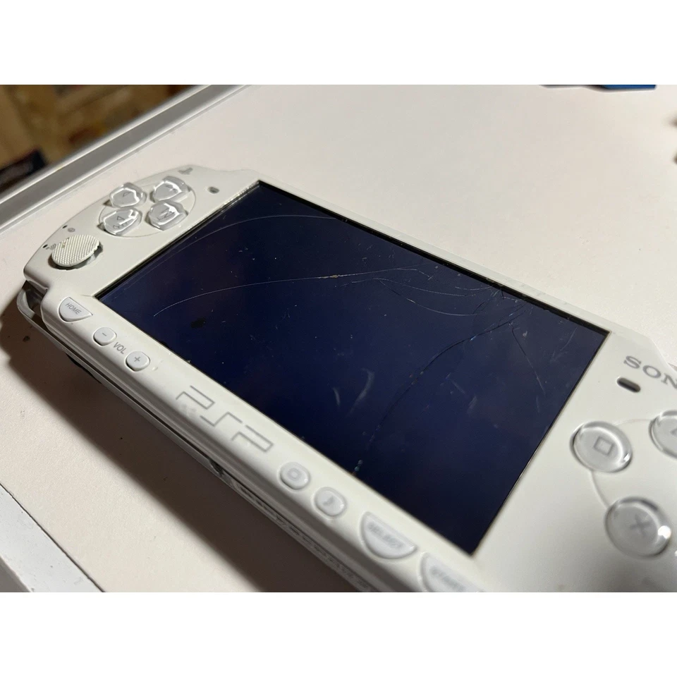 SONY PSP-2001 Star Wars DARTH VADER EDITION AS IS Defective Bad Screen - Image 3 of 4