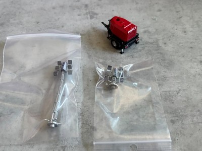 1:50 Mammoet construction light pole