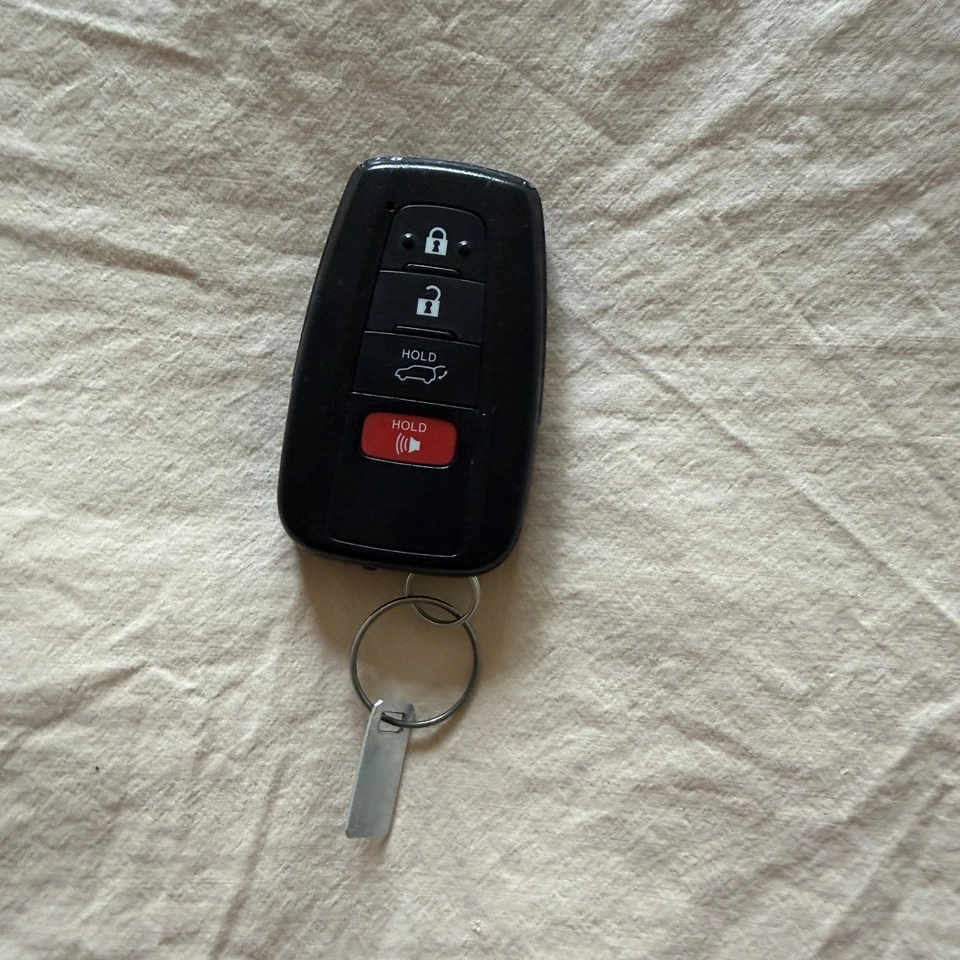 OEM 2020-2022 TOYOTA HIGHLANDER SMART KEY KEYLESS REMOTE KEY FOB HYQ14FBC -Read! - Image 3 of 4
