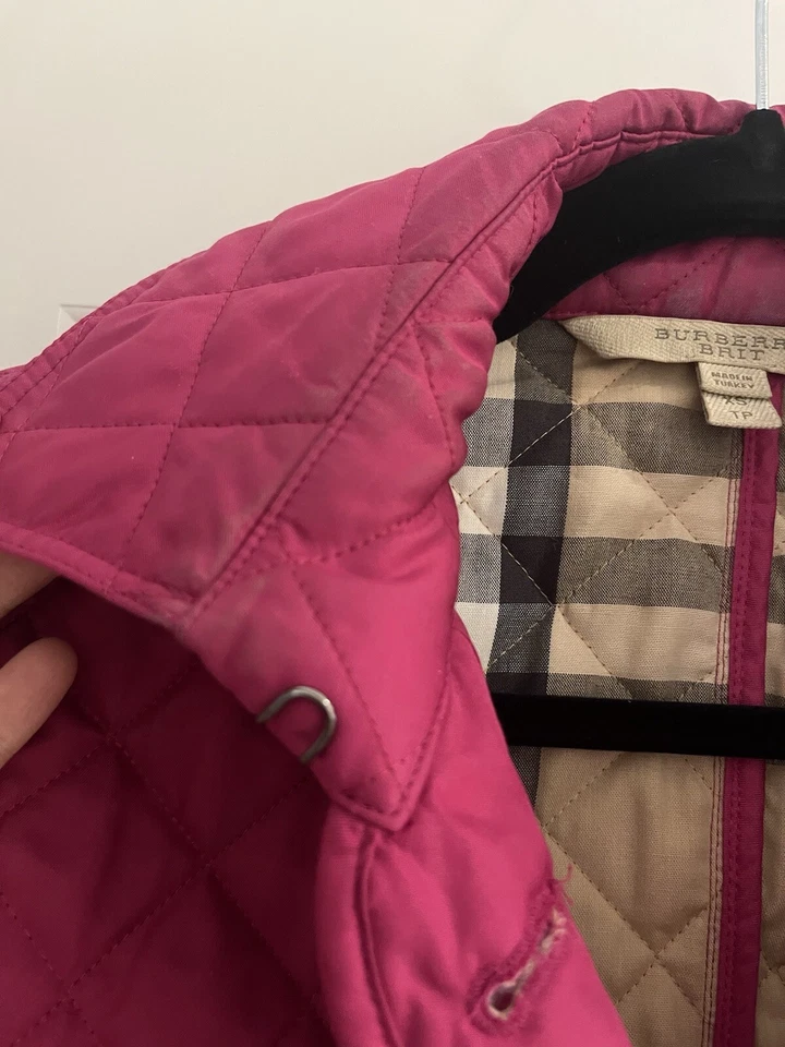 Chaqueta corta magenta Burberry Brit acolchada a cuadros Nova para mujer talla XS precio de venta sugerido por el fabricante 950 USD Foto 2 de 4
