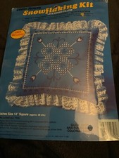 14  Creative Moments Snowflaking Kit Lace Edged Pillow 8328 Pennsylvania Dutch