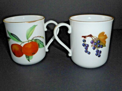 SET OF 2 WORCESTER ROYAL ENGLAND Mugs EVESHAM VALE 11oz