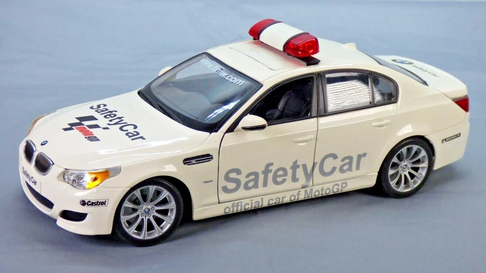 BMW M5 1:18 E60 SAFETY CAR MOTO GP 2007 CARRO DE BRINQUEDO RARO EDIÇÃO LIMITADA V10 - Imagem 2 de 4