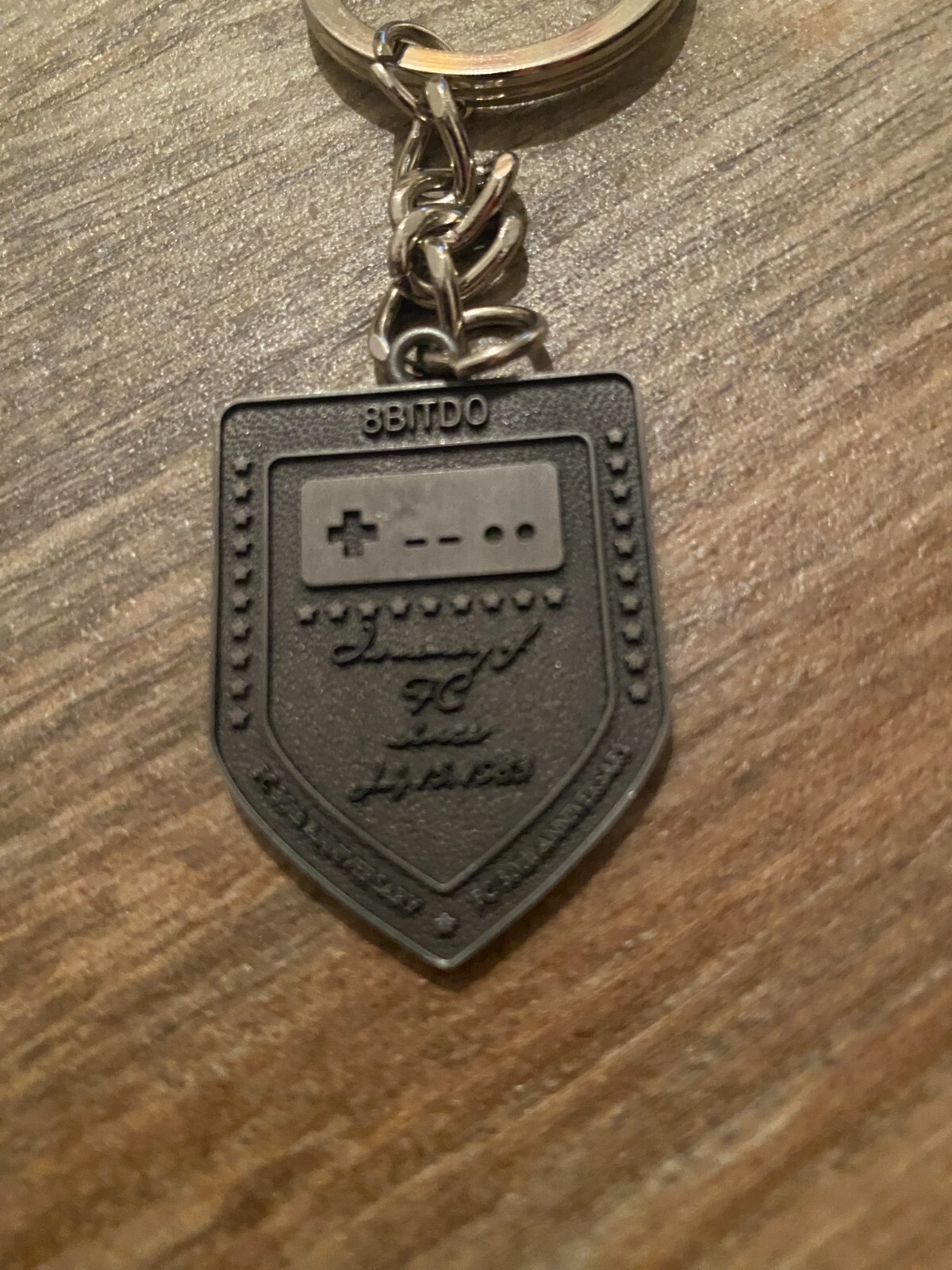 8BITDO in Memory of FC3D Keychain Keyring Gaming Controller Retro Logo Game Ad