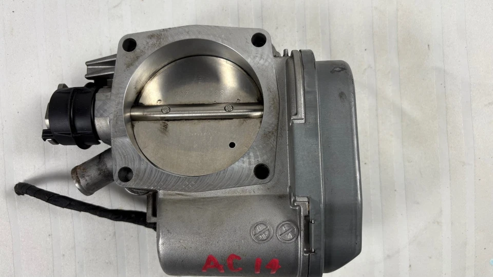 Mercedes Benz Bosch 1997 V8 conjunto de carrocería del acelerador pieza OEM # 119 141 00 25 Foto 4 de 4