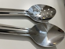 Juego de 2 cucharas para servir marca Tramontina hechas en Brasil