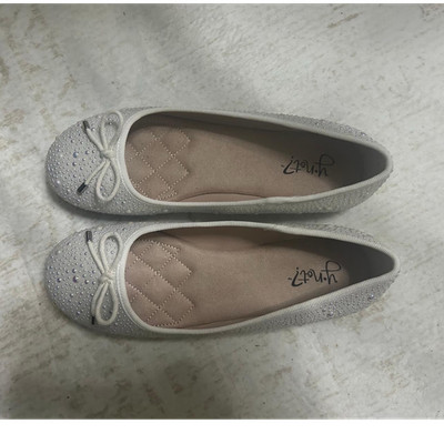 Lunar White Beaded Bow Ballet Flats Round Toe Women's 5M Synthetic Slip-On