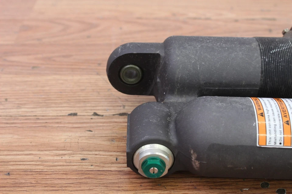 Conjunto de amortiguador de suspensión trasera Kawasaki KX250F 2017 19 pulgadas Foto 4 de 4