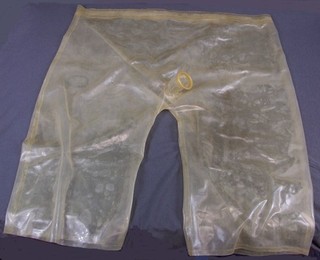 Geile Latex Bauchhose mit verlängerter Rollöffnung