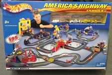 Factory SEALED 2002 Hot Wheels "Americas Highway: 9 Playsets in 1" Never Opened