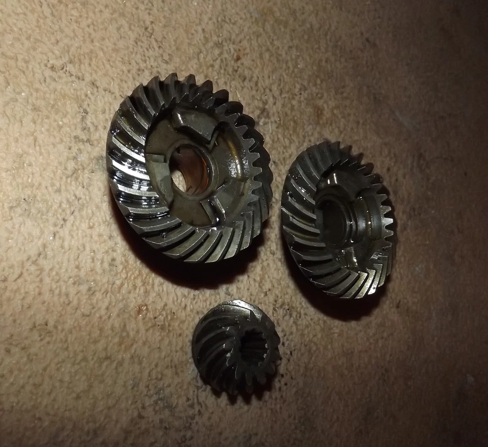 Honda 9.9 HP 4 Stroke Gear Set Assembly PN 41140-ZW9-000,41151-ZW9-000 - Image 2 of 3