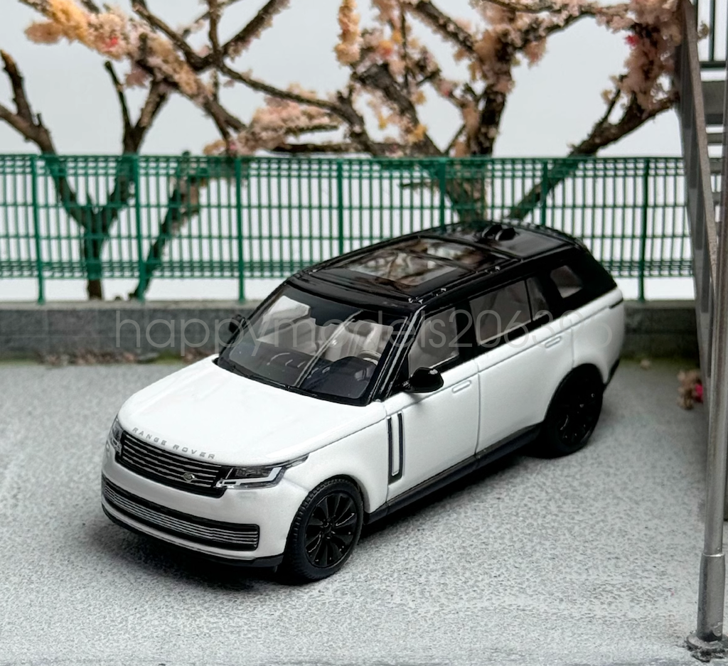 LCD 1:64 White 2022 Range Rover Luxury SUV Sports Diecast Metal Car Collection
