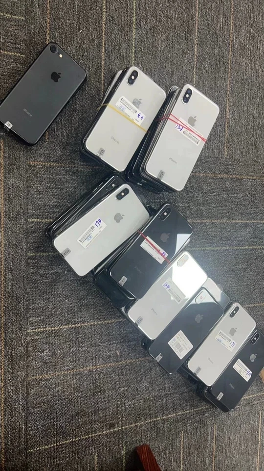 90% N E W Apple iPhone X - 256GB 5.8" 12MP Random color - Image 4 of 4