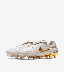 nike tiempo legend v premium