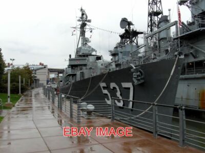 FOTO BÜFFEL USS DIE SULLIVANS IM BUFFALO-ERIE MARINEPARK IN BUFFALO. USS