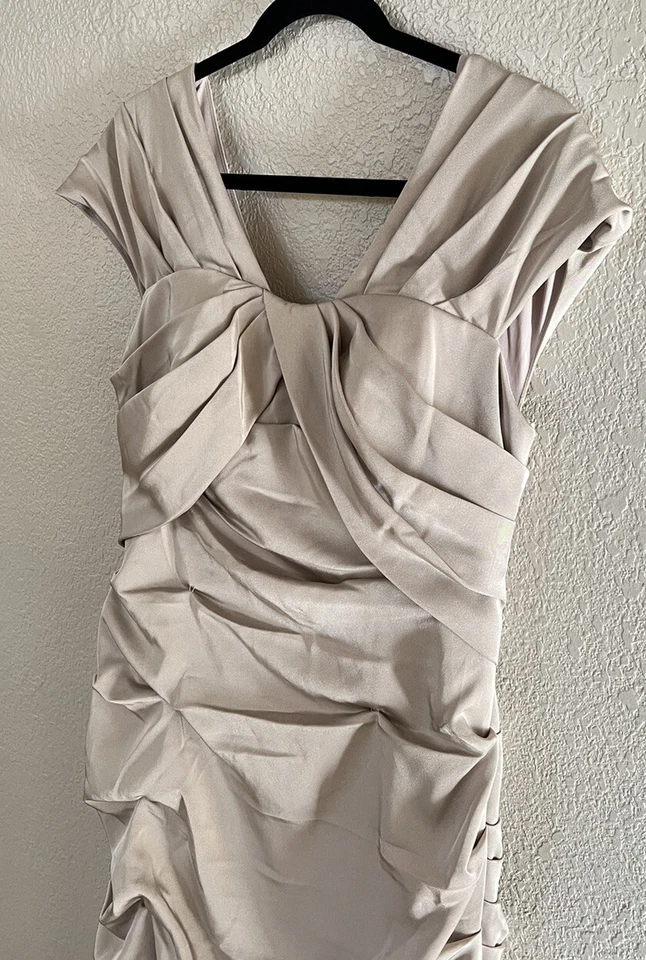 Новый LA FEMME плиссированные Джерси труба платье в обнаженном виде размер 10 $515 - Изображение 4 из 4