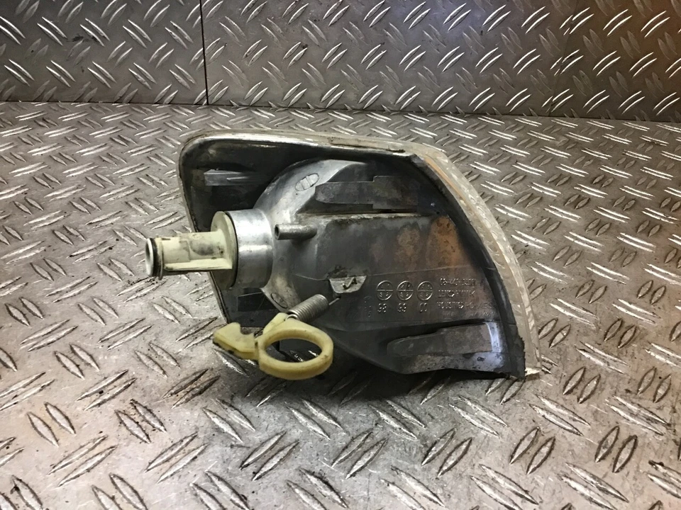 476257 Indicator Sinistro Anteriore VW Passat Variant (3B5, B5) - Immagine 3 di 4