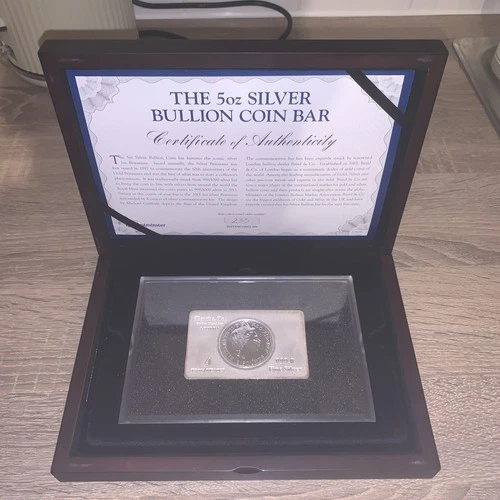 5oz Silver Bullion formed Queen Elizabeth , cased with certificate Baird & co