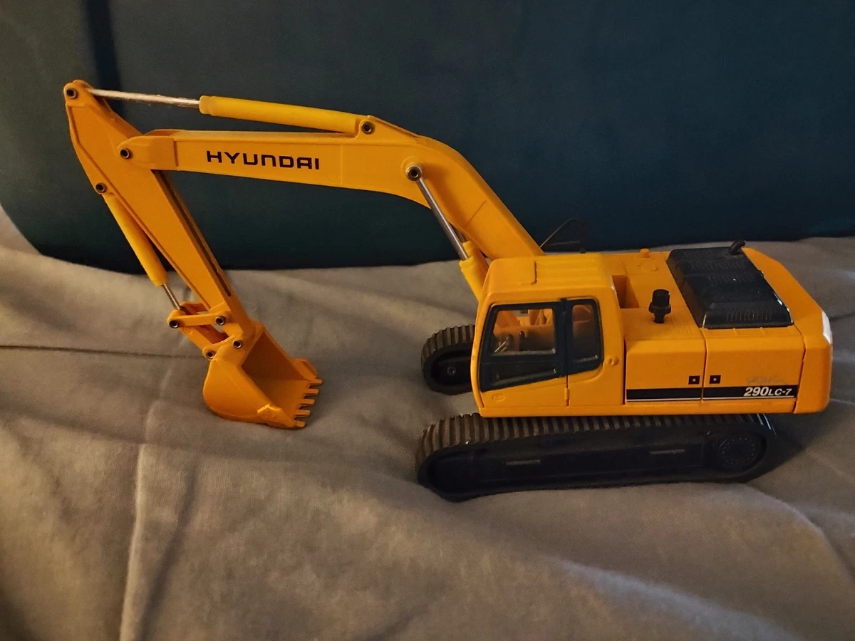 Hyundai 1:50 Diecast Construction Equipment for sale | eBay