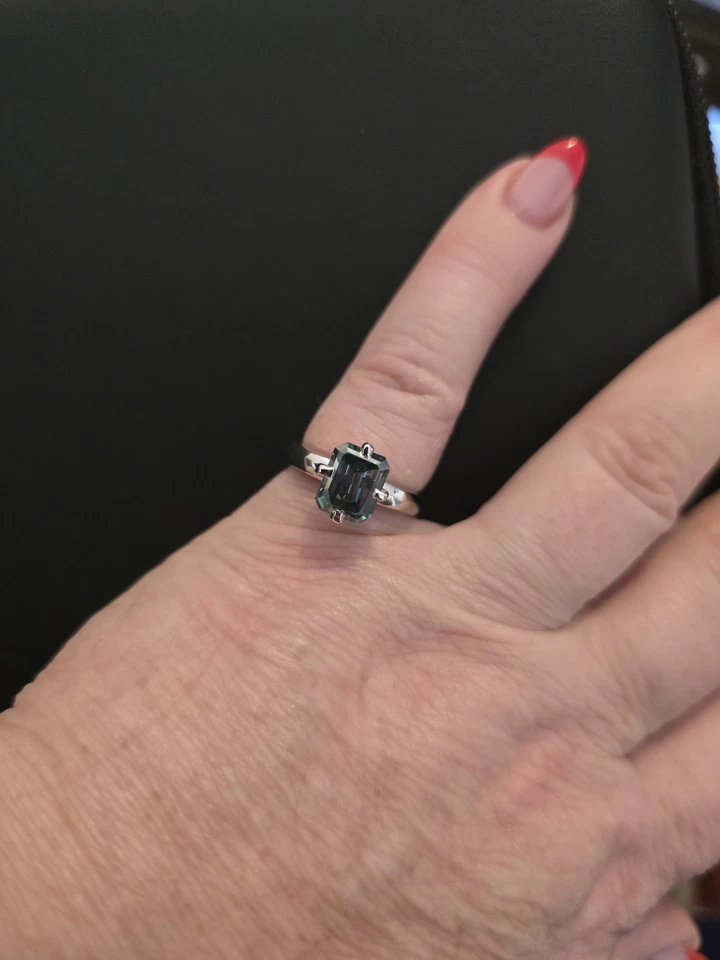 Кольцо из стерлингового серебра 925 пробы с голубым коричневым изумрудом муассанитом 3,22 карата размер 7 - Изображение 2 из 4