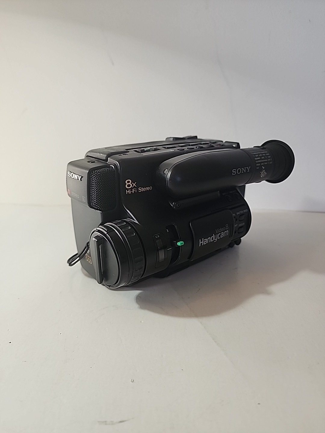 Sony Handycam CCD-TR7 8mm Analog Camcorder