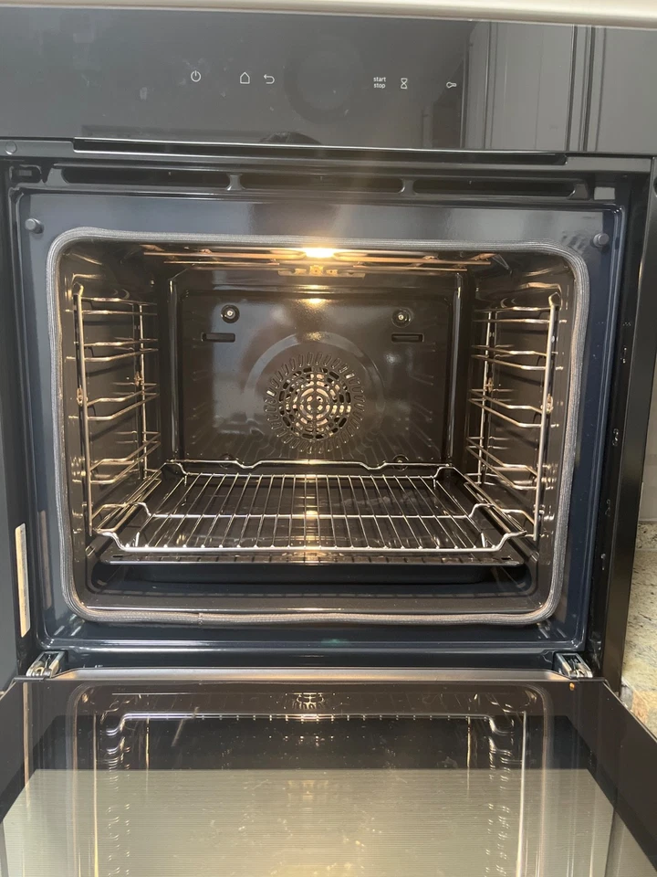 Bosch Einbaubackofen HBG7741B1 Energieeffizienz A+, 71 Liter, mit Pyrolyse Funkt - Bild 4 von 4