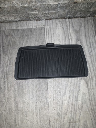 Glove box mat