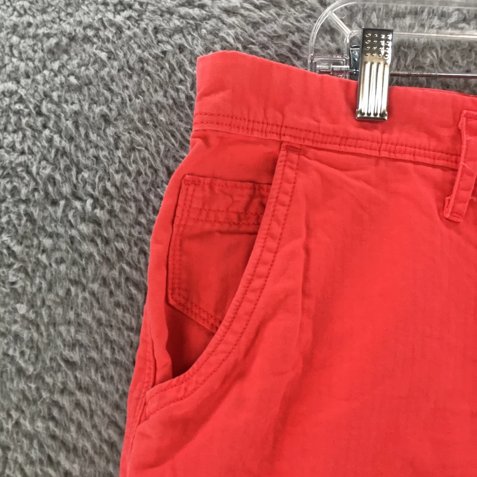 Pantalones Cortos Chinos Levis Para Mujer 33 Coral Tiro Medio Cremallera Mosca Puños Informales Frente Plano Foto 2 de 4