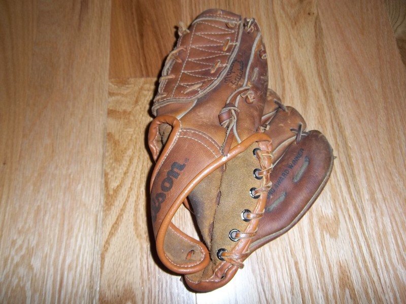 1980 Vintage Wilson ACH 2150 Jim "Catfish" Hunter Baseball Glove