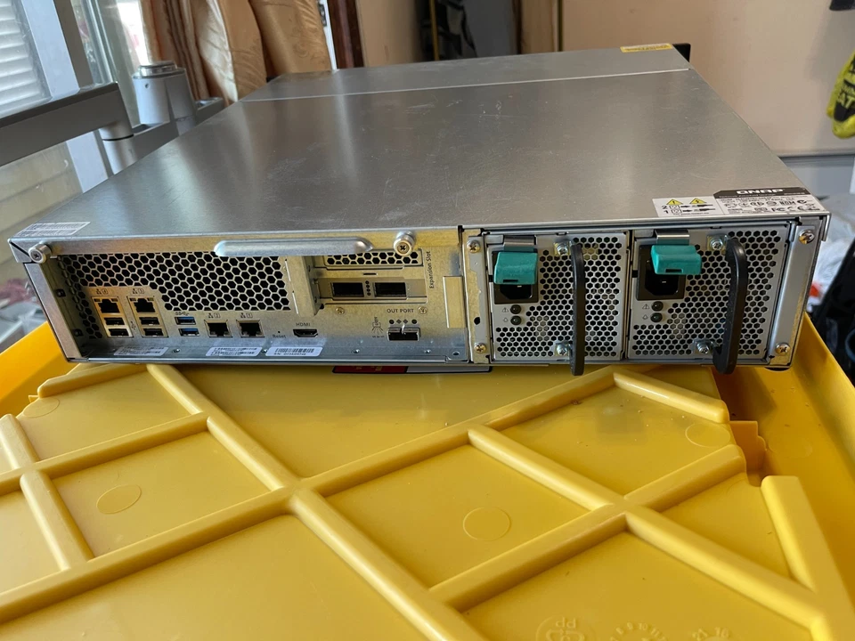 Used QNAP SS-EC2479U-SAS-RP Xeon E3-1245 V2 32gb ECC + 40GBe NIC card + 1 SSD - Image 3 of 4