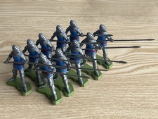 VINTAGE 1970s, BRITAINS HERALD KNIGHTS  10 PIKEMEN, 1/32 SCALE, TOY SOLDIERS.