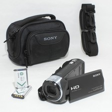 Very Good Sony HDR-CX405 Handycam with Exmor CMOS Sensor BUNDLE w/ Case
