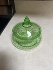 VINTAGE GREEN URANIUM DEPRESSION GLASS SPIRAL GREEN COVERED CANDY DISH