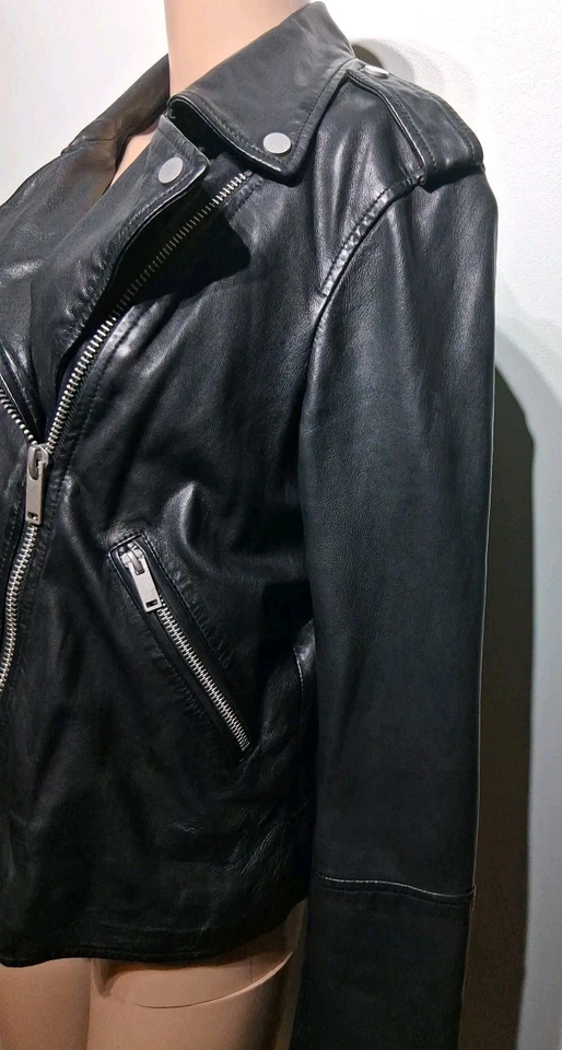Chaqueta de cuero Aqua para mujer negra Moto bolsillos con cremallera en el puño talla L Foto 3 de 4
