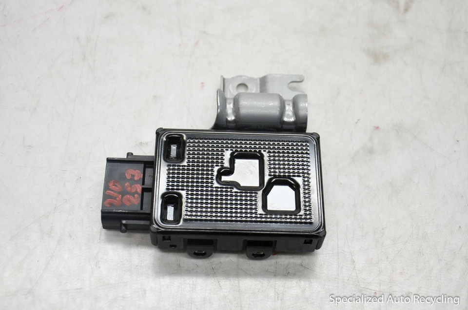 Módulo de control de bomba de combustible Lexus IS250 2015 89571-34070 Foto 2 de 4