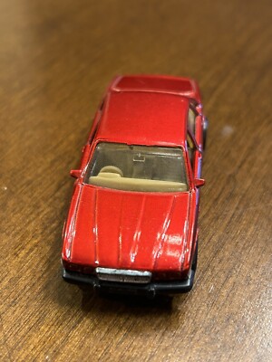 Vintage Matchbox 1986 Jaguar XJ6 Burgundy Car Opening Doors