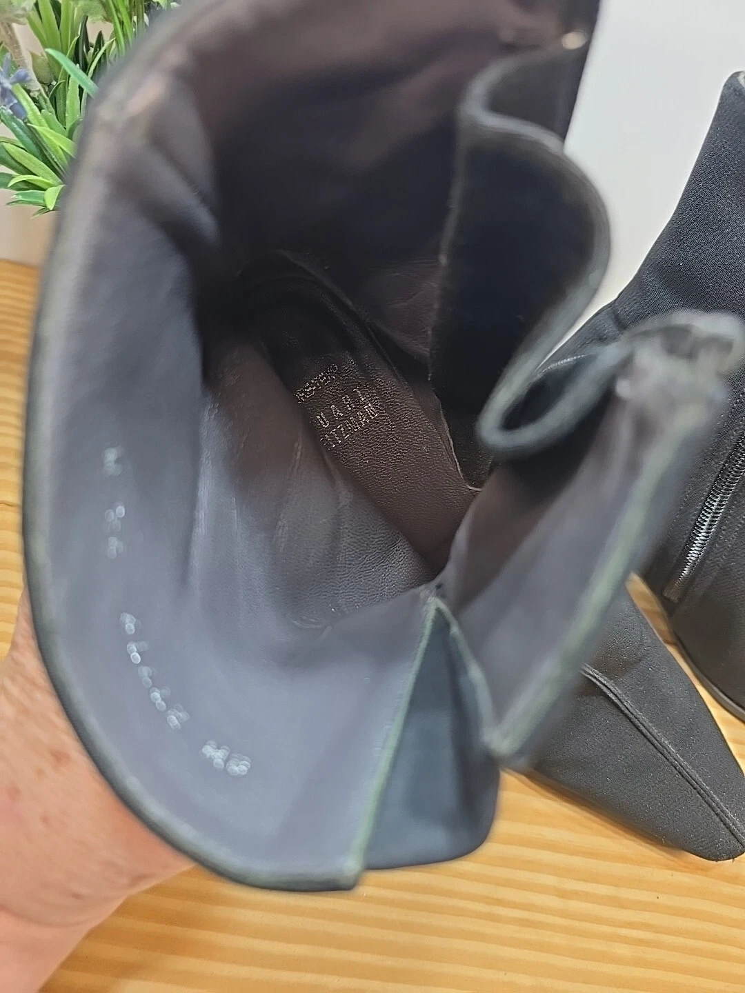 STUART WEITZMAN Stewart Weitzman Gore Tex Boots size 8 black Side Zip Heel