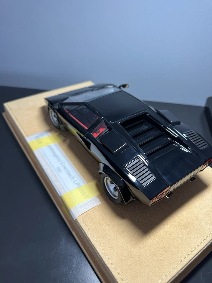 Lamborghini Countash 5000S maquillaje 1/18 en negro Foto 4 de 4