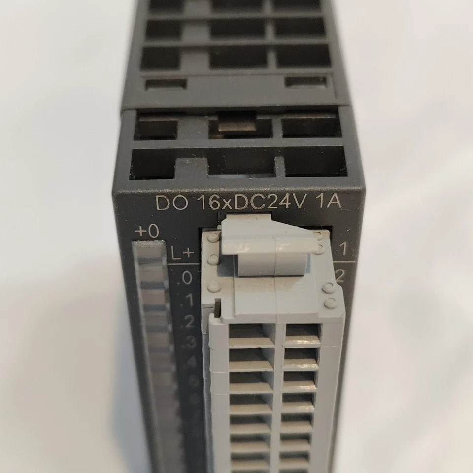 Yaskawa- VIPA 222-1BH10 SM222 Digital Output Module 16DO, 24VDC, 1A - Image 2 of 4