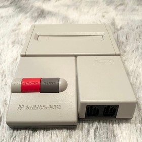 New Nintendo Famicom AV Console CIB Excellent Condition 2 Controllers Japan