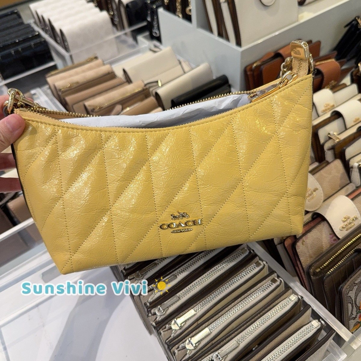 COACH ポーチ［金色］ NWT Coach Caitlin Shoulder Bag Quilting CDZ88 Glazed leather Gold