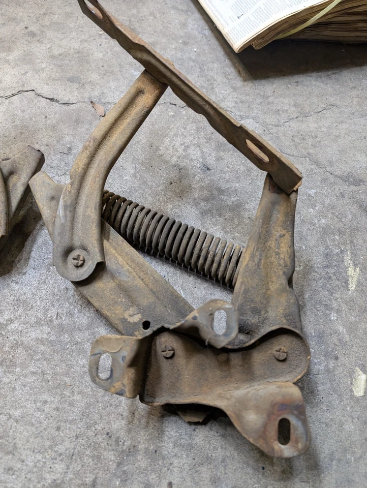 1965 1966 1967 Ford Galaxie 500 Mercury capô suporte dobradiças LH RH suportes OEM - Imagem 2 de 4