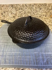 Chicago Hardware Foundry-Hammered #89A W/Lid Cast Iron Dutch Oven- Does Wobble