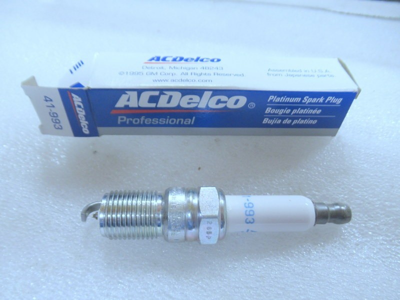 SP23 Genuine AC Delco 41-993 Spark Plug OEM New Factory Boat Parts